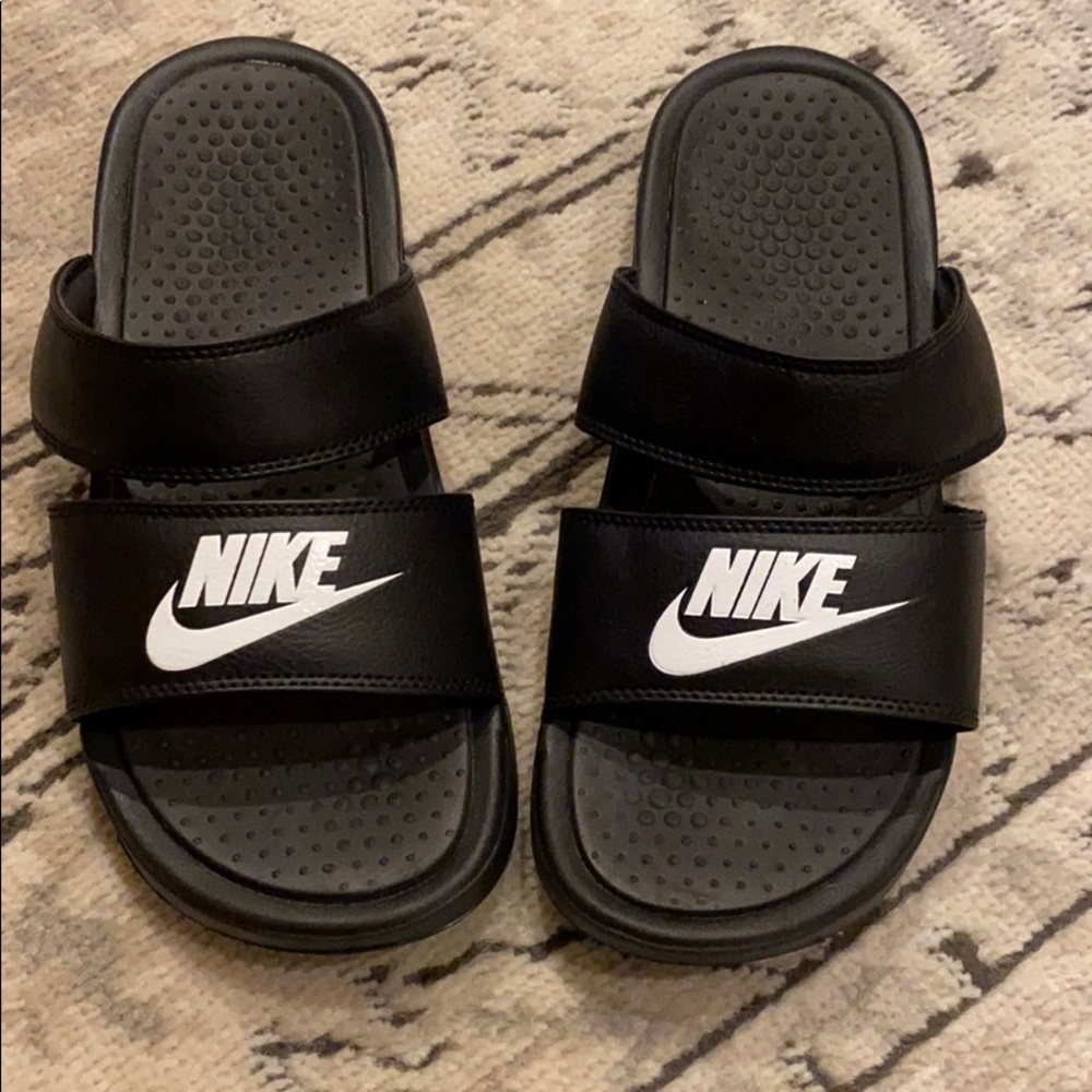 NIKE sandals!!